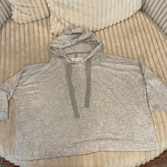 LOFT HOODIE - Picture 1 of 3